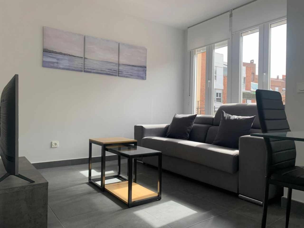 Ramon Y Cajal Suites De Luxe Leon Exterior photo